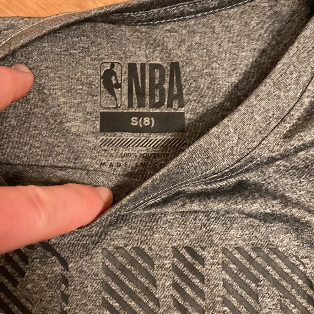 NBA T-shirt - Picture 2 of 3